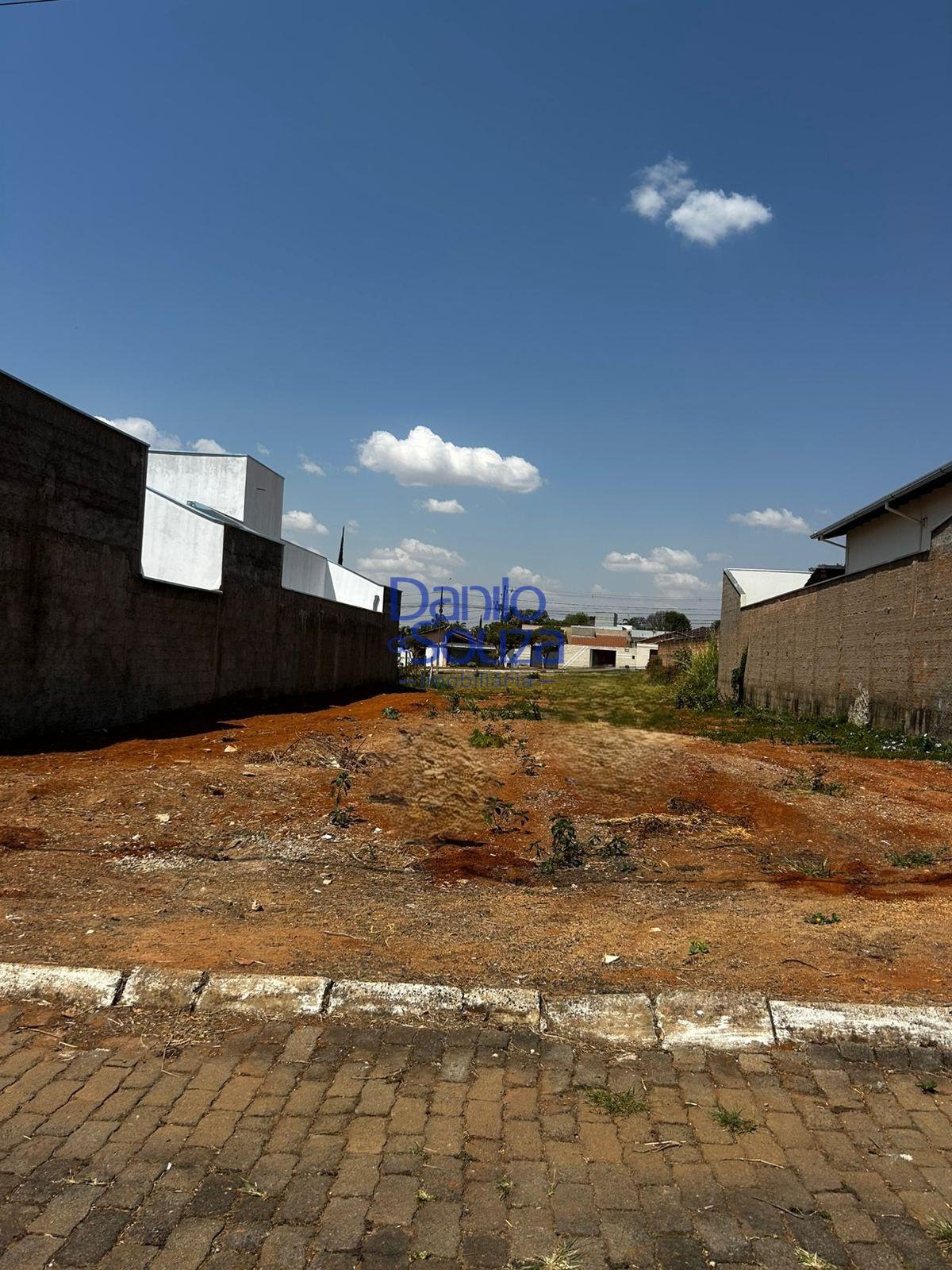 Terreno à venda com 360m² de terreno no Vila Verde, Araxá — foto principal
