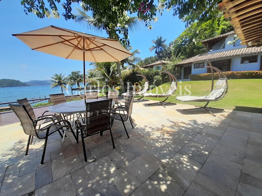 Casa na Praia para Temporada em Angra dos Reis / RJ no bairro Itanema
