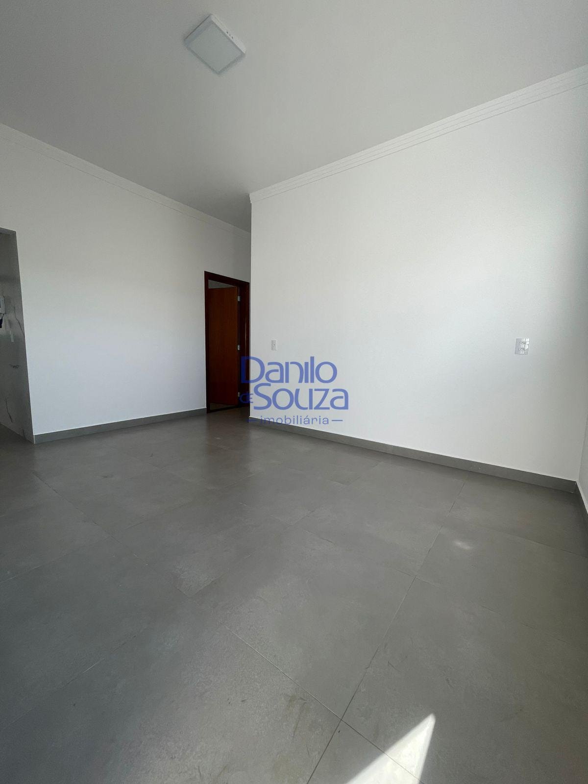 Casa à venda com 2 quartos, 1 suíte, 2 vagas e 107m² no Portal do Camburi, Araxá (MG) — foto 4 de 16