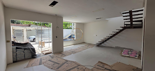 Casa à Venda em Taperapuã, Porto Seguro: 4 Suítes, 150m²