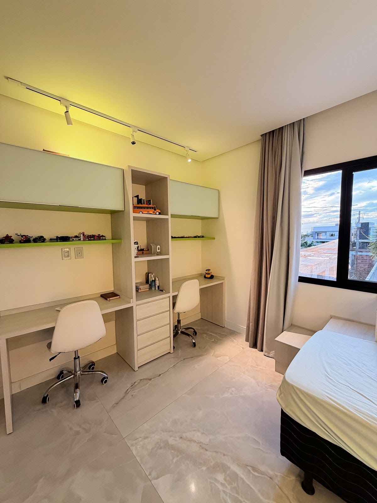 Casa à venda com 3 quartos, 2 suítes, 4 vagas e 280m² no Sim, Feira de Santana (BA) — foto 23 de 26