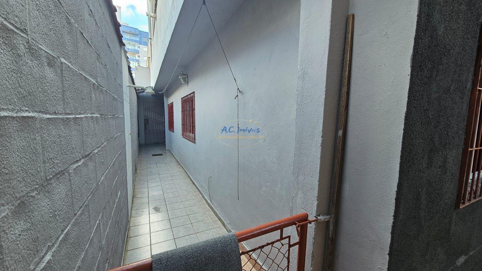 Casa à venda com 3 quartos, 1 suíte, 3 vagas e 190m² no Guilhermina, Praia Grande (SP) — foto 10 de 30