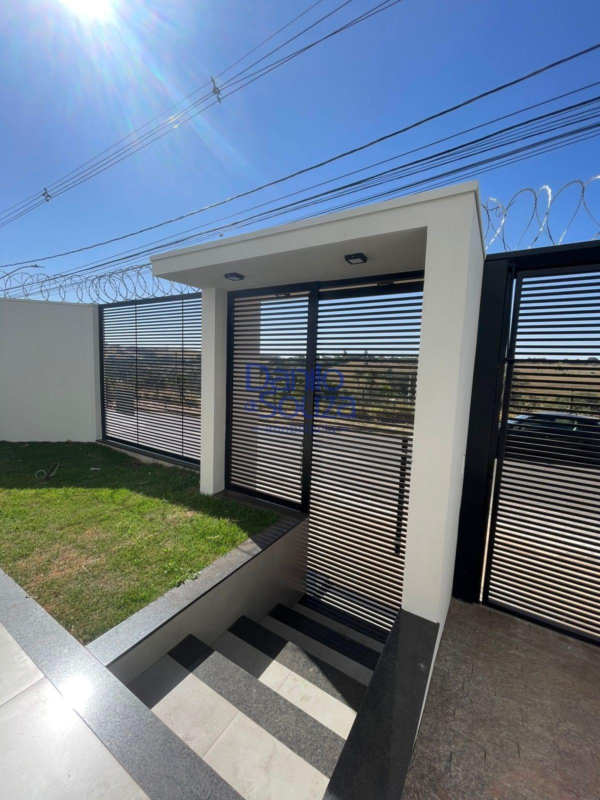 Casa à venda com 2 quartos, 1 suíte, 2 vagas e 107m² no Portal do Camburi, Araxá (MG) — foto 2 de 16