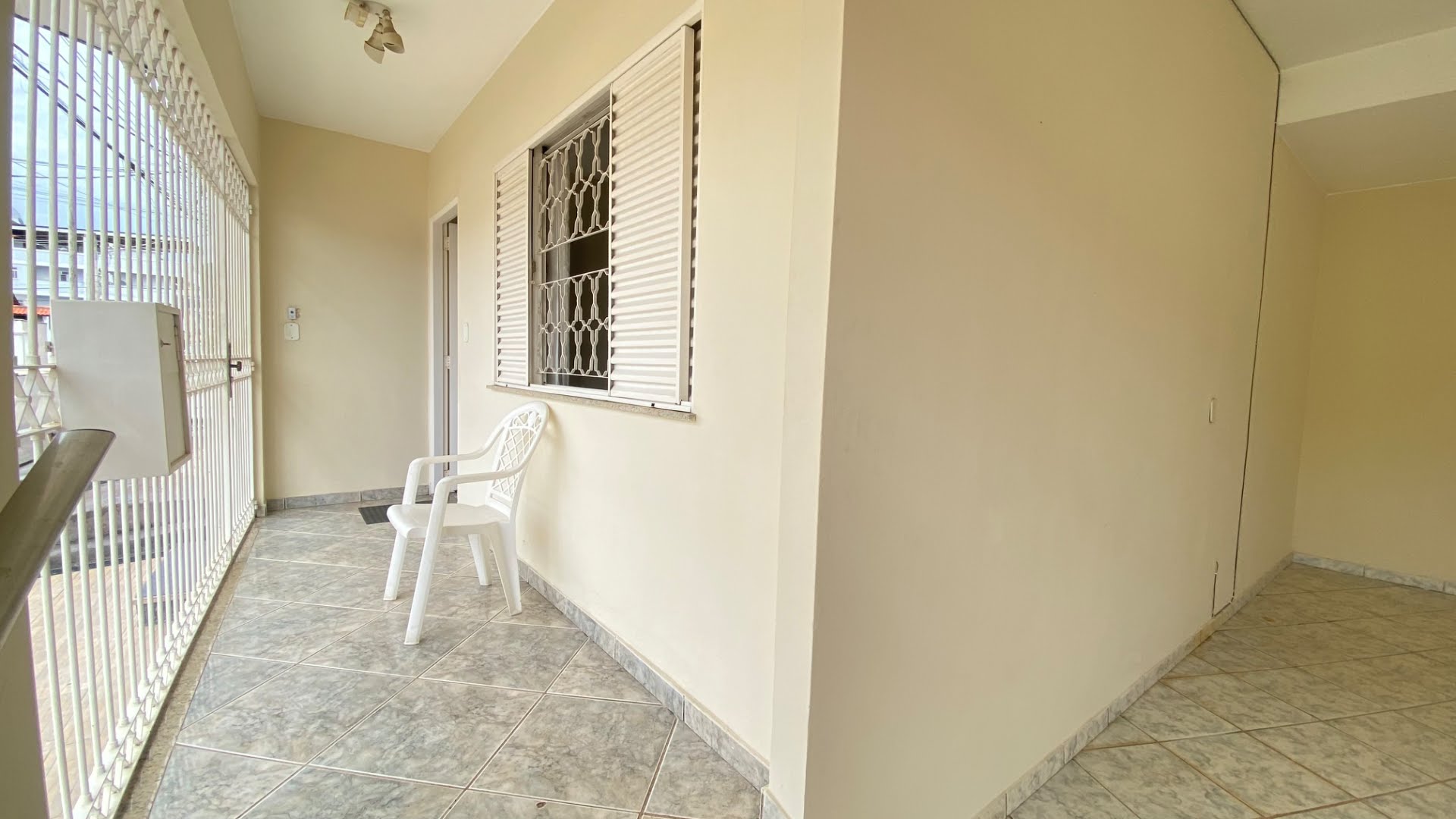 Passagem que Liga Garagem à Casa