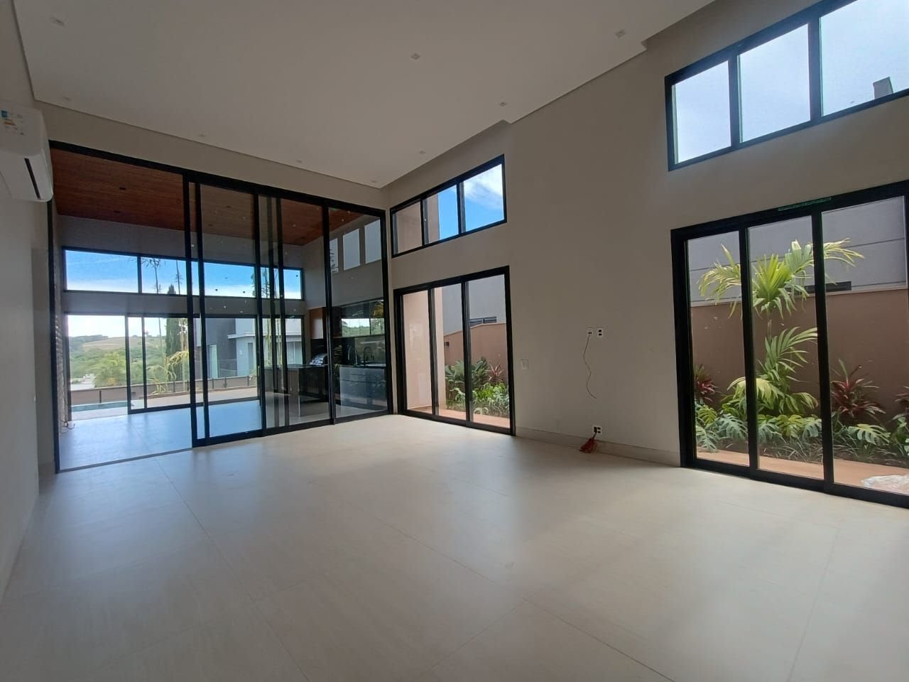 Casa à venda com 3 quartos, 5 banheiros, 4 vagas e 258m² no Alphaville, Ribeirão Preto — foto principal