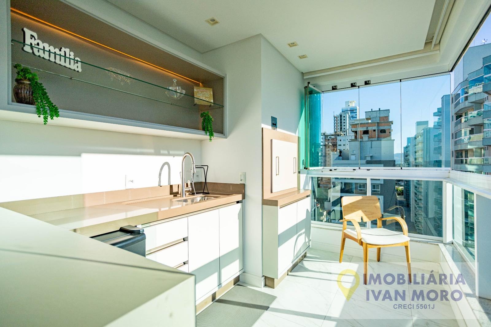 Apartamento à venda com 3 quartos, 3 suítes, 2 vagas e 130m² no Meia Praia, Itapema (SC) — foto 23 de 30