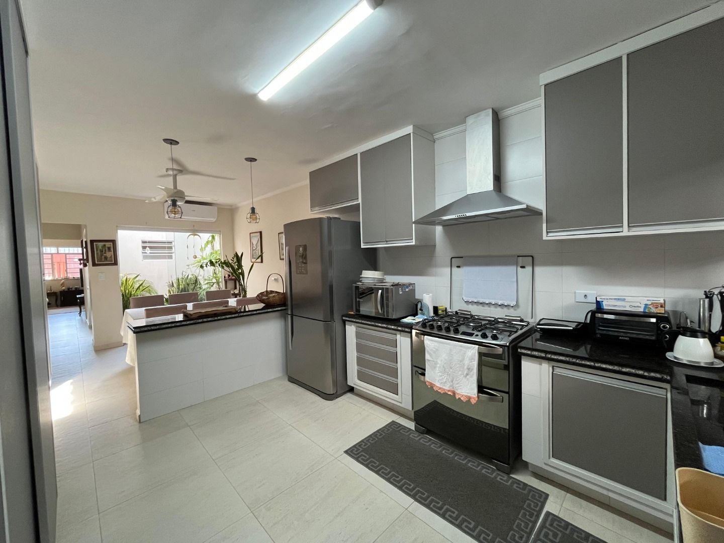 Casa à venda com 4 quartos, 4 banheiros, 3 vagas e 190m² no Praia da Enseada, Ubatuba (SP) — foto 2 de 23