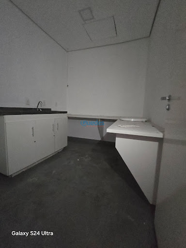 Loja/Salão na Lapa-SP, 200m², 2 Banheiros, Venda e Locação