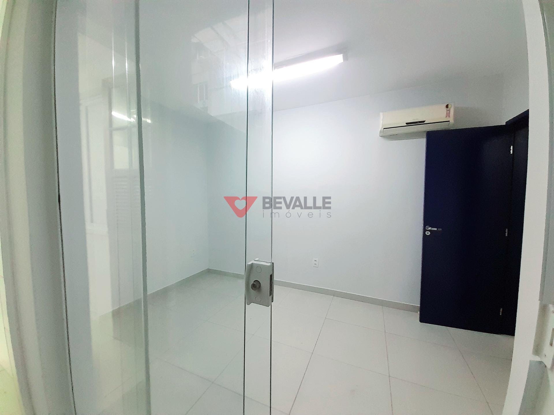 Apartamento à venda com 4 quartos, 3 banheiros e 154m² no Ipanema, Rio de Janeiro (RJ) — foto 29 de 30