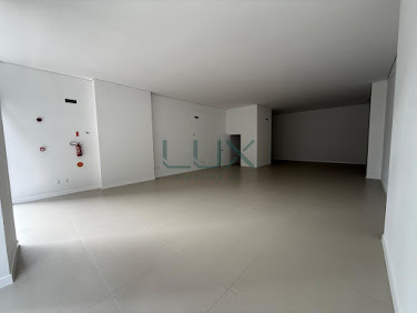 Sala Comercial em Balneário Perequê  -  Porto Belo