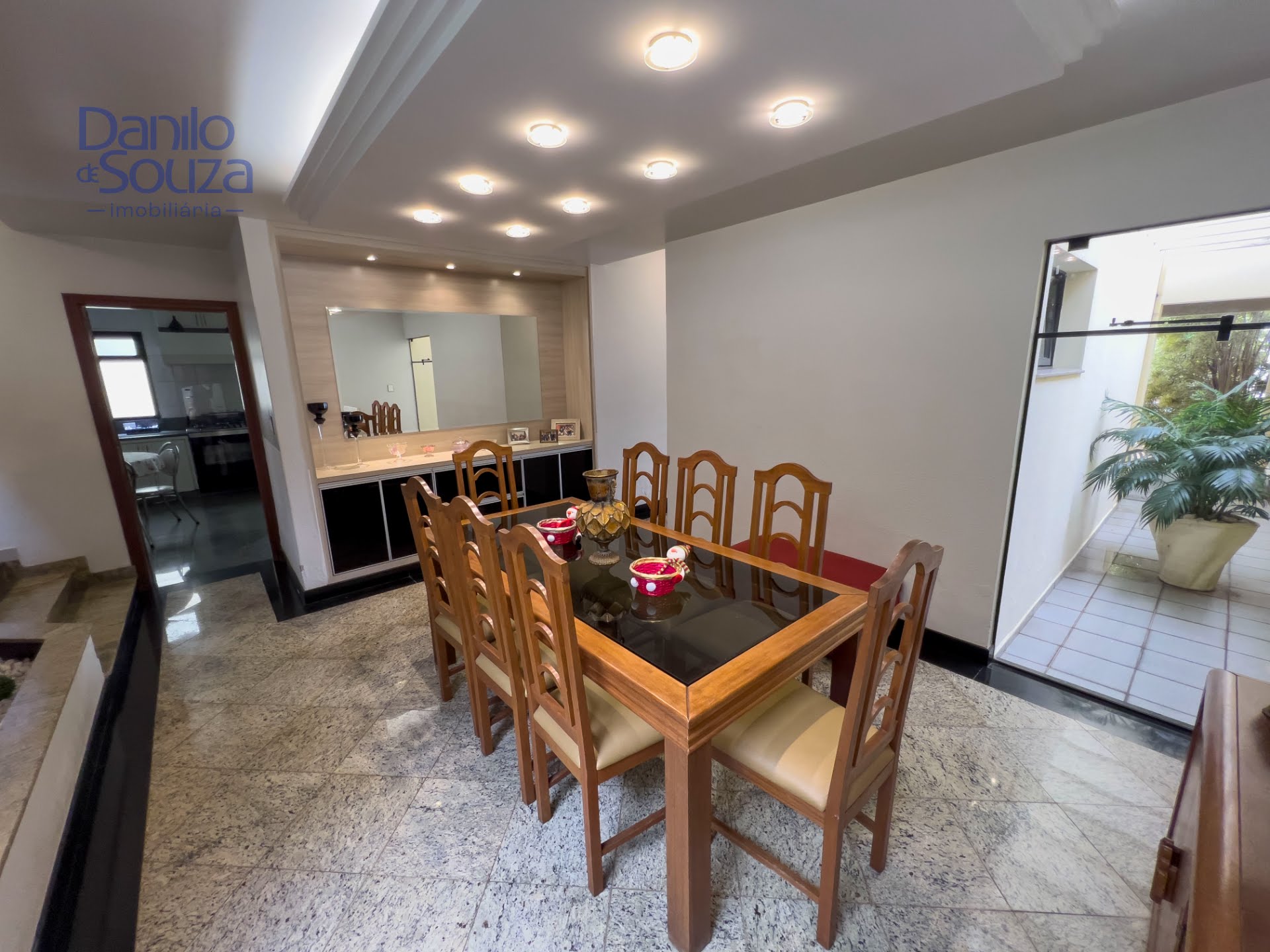 Casa à venda com 4 quartos, 2 suítes, 4 vagas e 576m² no Centro, Araxá (MG) — foto 4 de 24