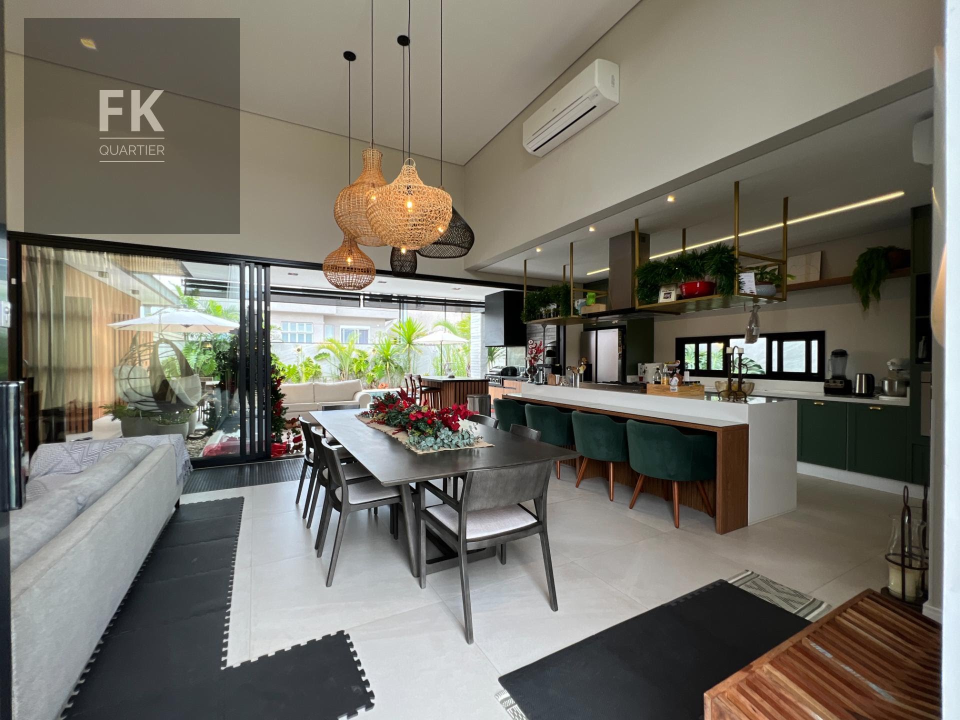 Casa à venda com 3 quartos, 3 suítes, 4 vagas e 382m² no Cidade Tamboré, Santana de Parnaíba (SP) — foto 3 de 30