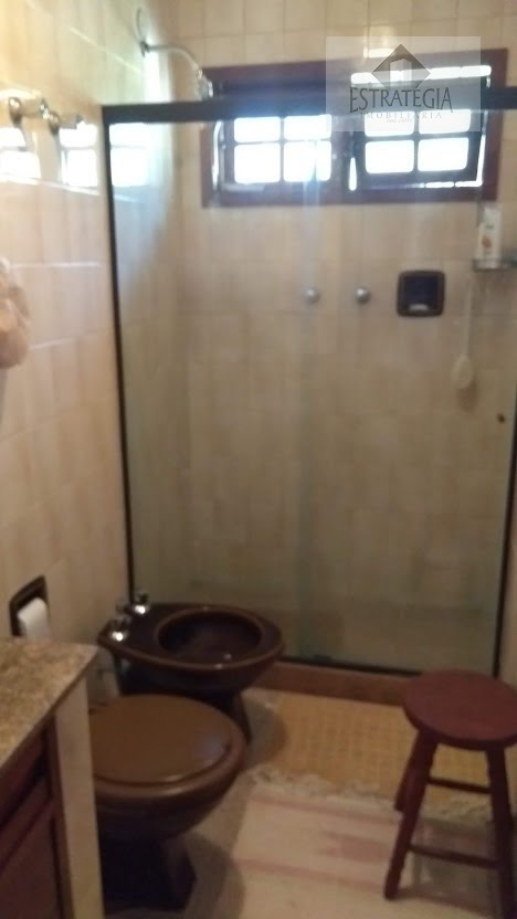 Casa à venda com 4 quartos, 2 suítes, 6 vagas e 320m² no Alto da Serra, Petrópolis (RJ) — foto 13 de 22