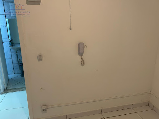 Interfone na sala
