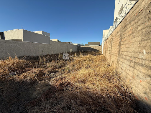 Lote / Terreno em Residencial Village  -  Catalão