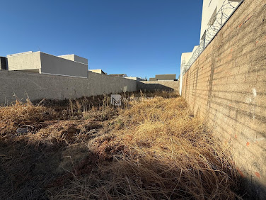 Lote / Terreno em Residencial Village  -  Catalão