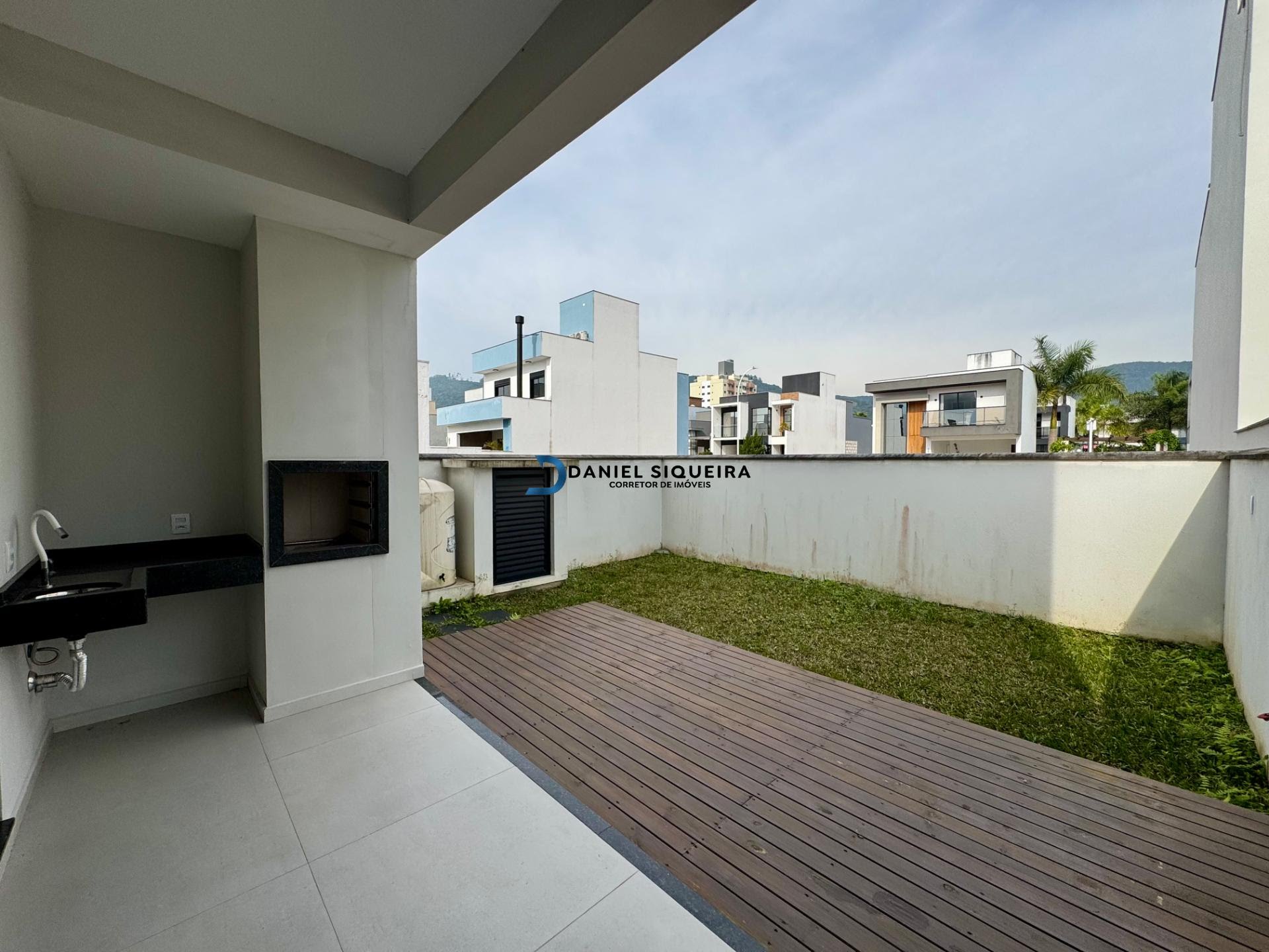 Casa à venda com 3 quartos, 1 suíte, 2 vagas e 189m² no Bairro Deltaville, Biguaçu (SC) — foto 8 de 28