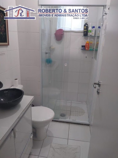 Wc com Box de Vidro e Gabinete