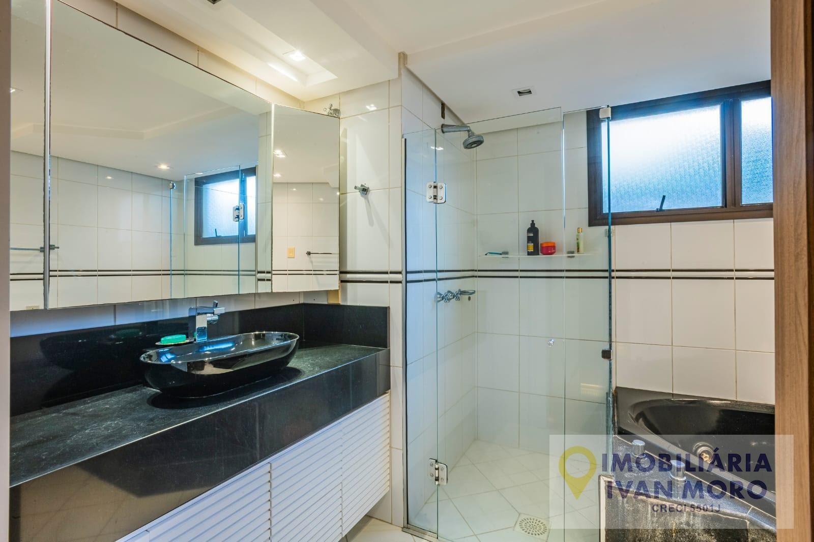 Apartamento à venda com 4 quartos, 2 suítes, 3 vagas e 325m² no Centro, Florianópolis (SC) — foto 21 de 30