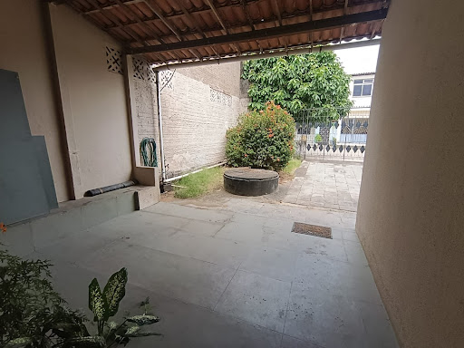 Casa Duplex para Alugar | 4 Quartos | Garagem para 4 Carros | Quintal | Excelente Localização em Fortaleza