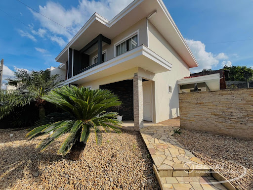Casa averbada à venda no bairro Floresta, Joinville | 3 dorms, 146m²