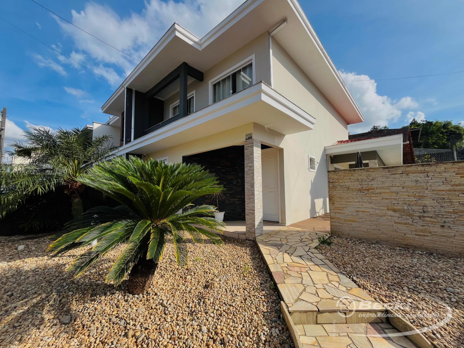 Casa à venda com 3 quartos, 2 banheiros, 2 vagas e 146m² no Floresta, Joinville (SC) — foto 2 de 30