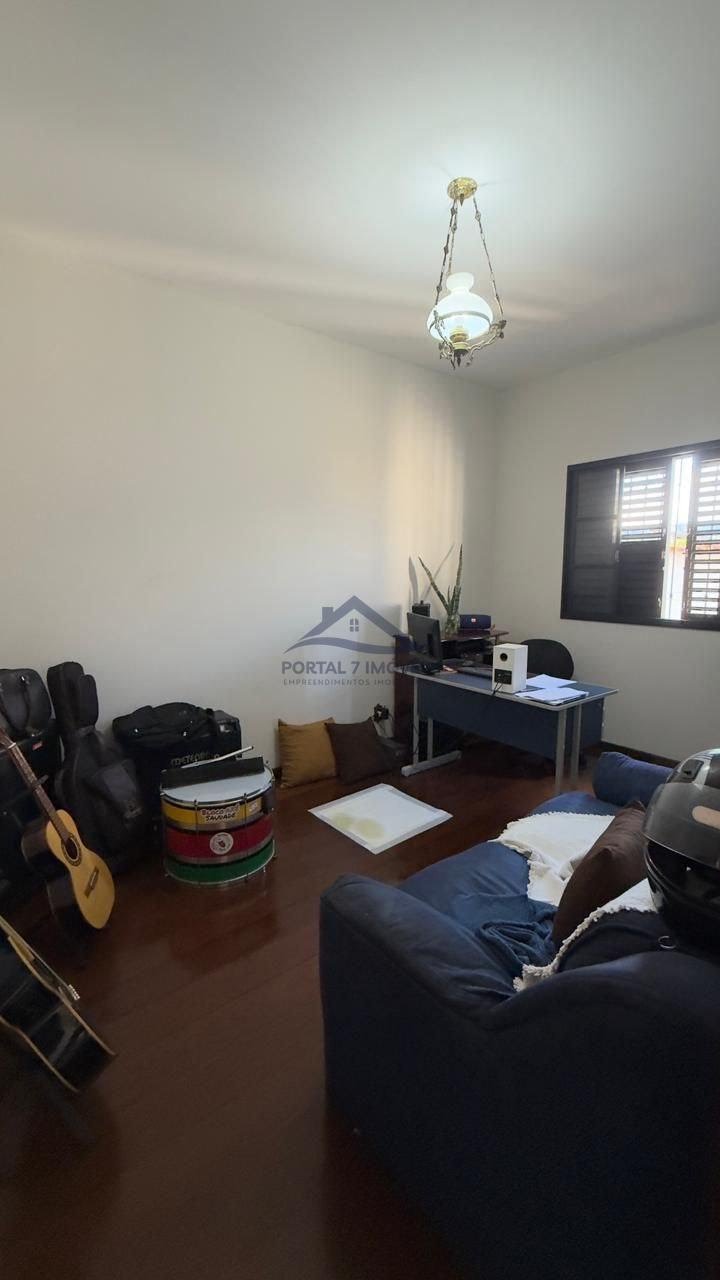 Casa à venda com 5 quartos, 1 suíte, 5 vagas e 360m² no São Cristovao, Sete Lagoas (MG) — foto 14 de 17