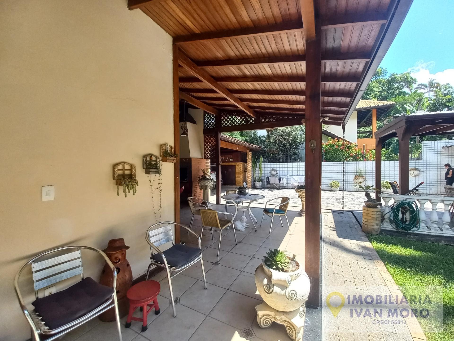 Casa à venda com 5 quartos, 2 suítes, 4 vagas e 219m² no Daniela, Florianópolis (SC) — foto 18 de 30