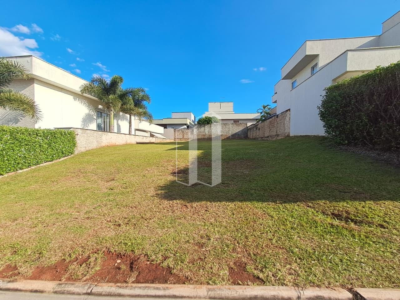 Terreno à venda com 403m² de terreno no Jardins Valência, Goiânia — foto principal
