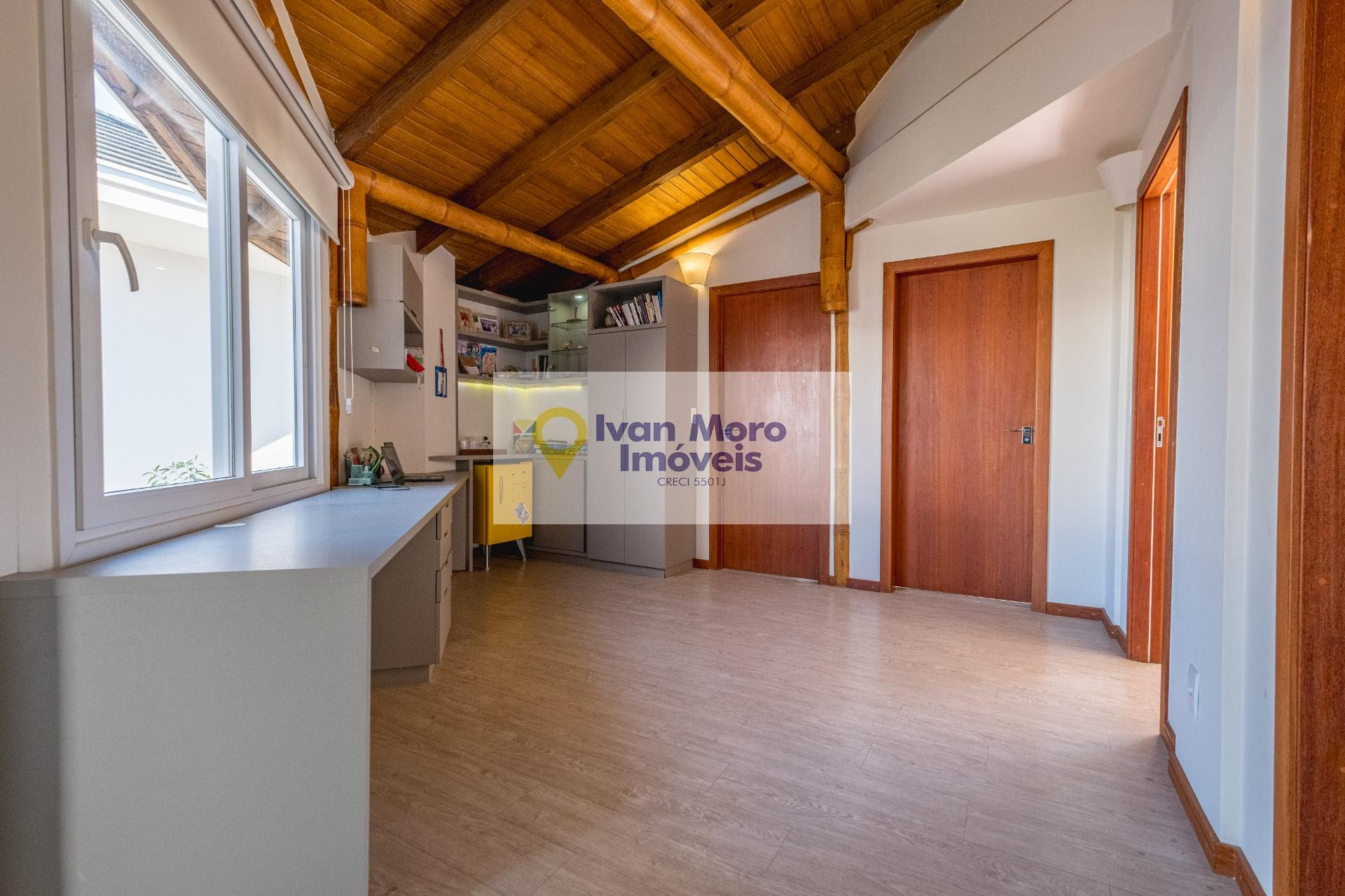 Casa à venda com 4 quartos, 2 suítes, 3 vagas e 450m² no Rio Tavares, Florianópolis (SC) — foto 20 de 23