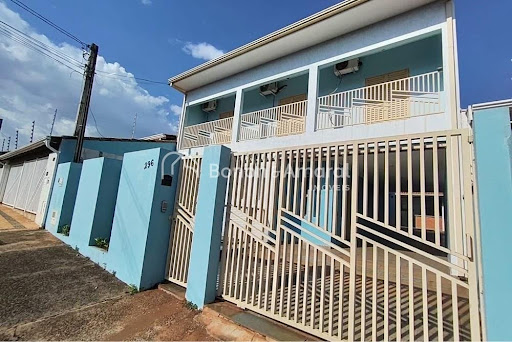 Casa, 3 quartos, 203 m² - Foto 1