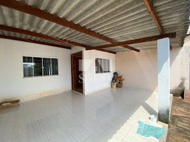 Casa à venda no bairro Santa Mônica em Uberlândia.
