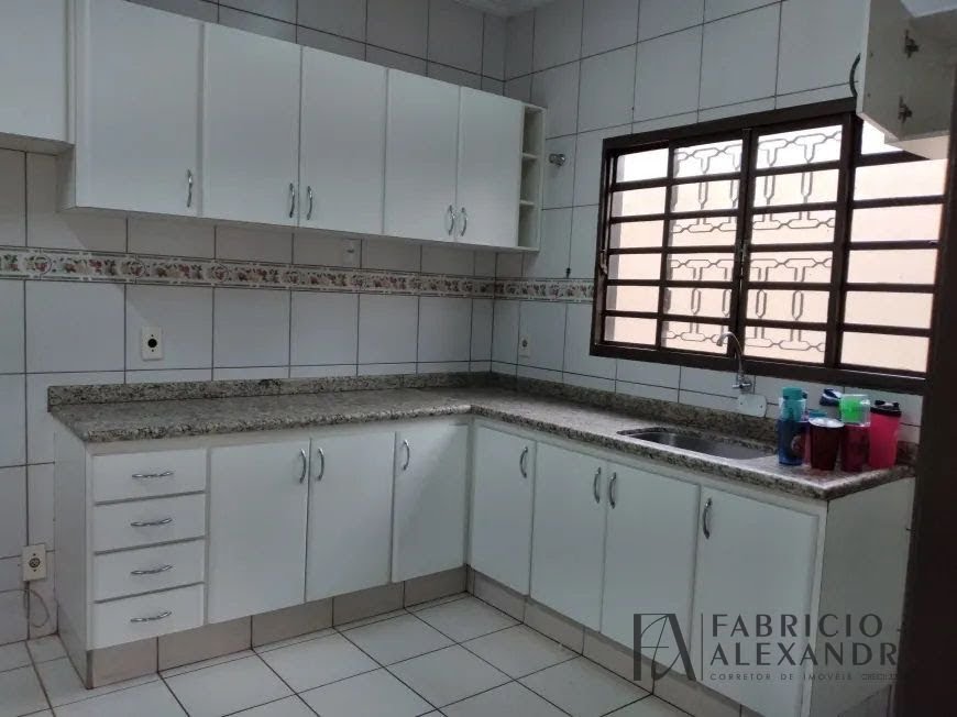 Casa à venda com 3 quartos, 3 suítes, 4 vagas e 226m² no Jardim Tarraf II, São José do Rio Preto (SP) — foto 5 de 10