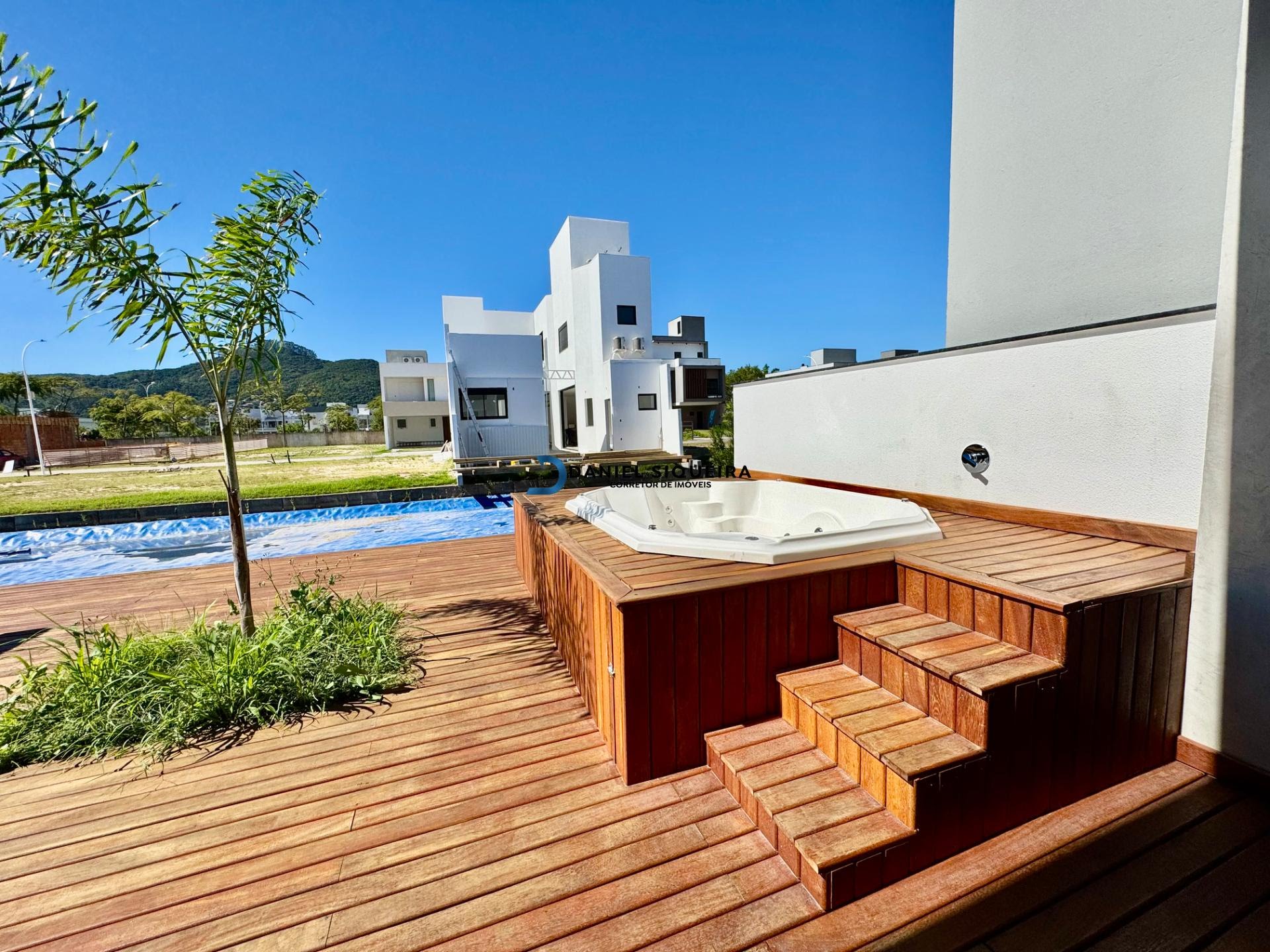 Casa à venda com 3 quartos, 3 suítes, 4 vagas e 215m² no Bairro Deltaville, Biguaçu (SC) — foto 16 de 30