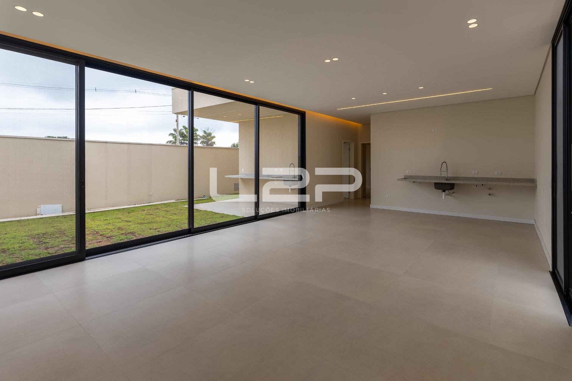 Casa à venda com 3 quartos, 2 suítes, 4 vagas e 190m² no Villagio Azzure, Itupeva (SP) — foto 8 de 24