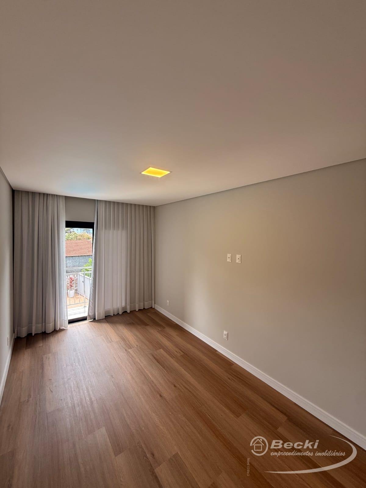 Casa à venda com 3 quartos, 1 suíte, 2 vagas e 179m² no América, Joinville (SC) — foto 14 de 19