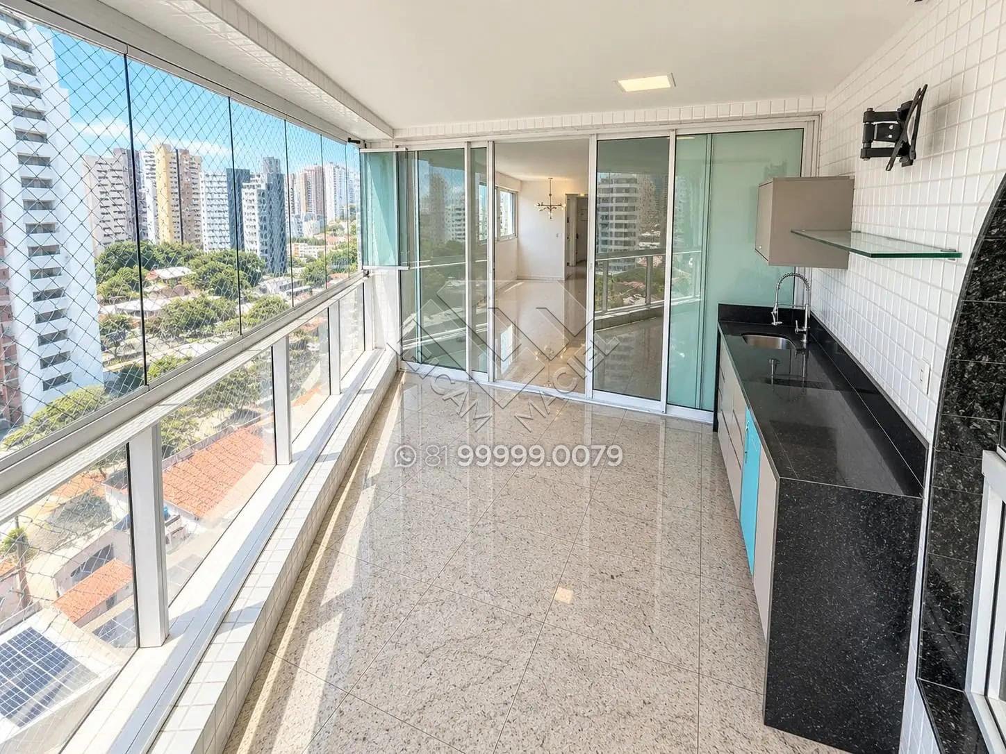 Compre Apartamento à venda em Casa Forte, Recife. 3 quartos, 1 por andar, varanda gourmet e lazer. Agende sua visita com Leicam Maciel!