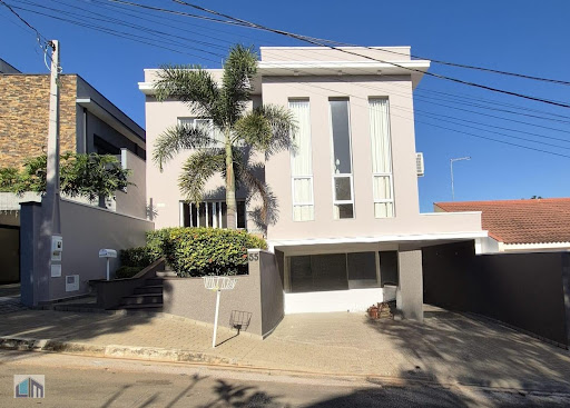 Casa em Condomínio em Tatuí com 3 Dormitórios e Suíte