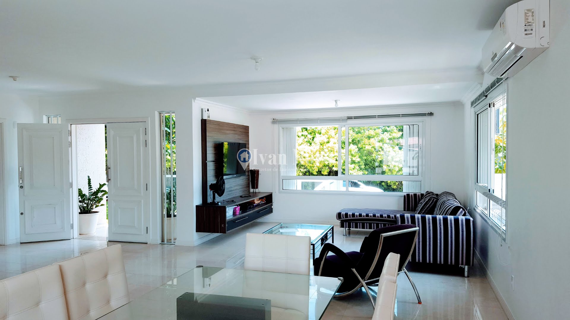 Casa para alugar com 4 quartos, 2 suítes, 2 vagas e 360m² no Daniela, Florianópolis (SC) — foto 12 de 30