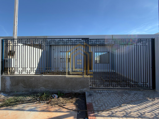 Casa à venda no bairro Madrid, Cascavel: 2 quartos, 62m²