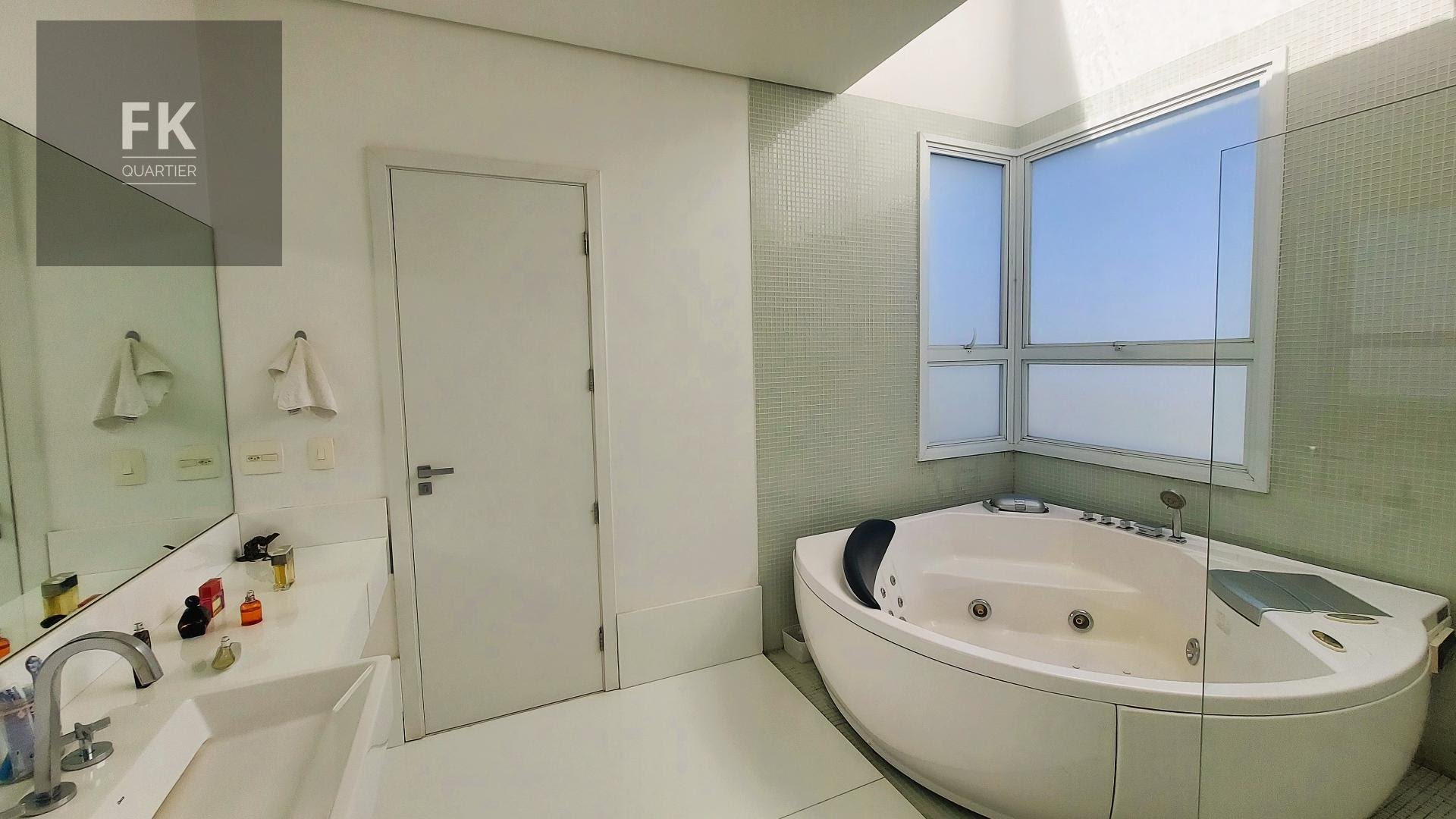 Casa à venda com 4 quartos, 4 suítes, 6 vagas e 720m² no Tamboré, Barueri (SP) — foto 27 de 30