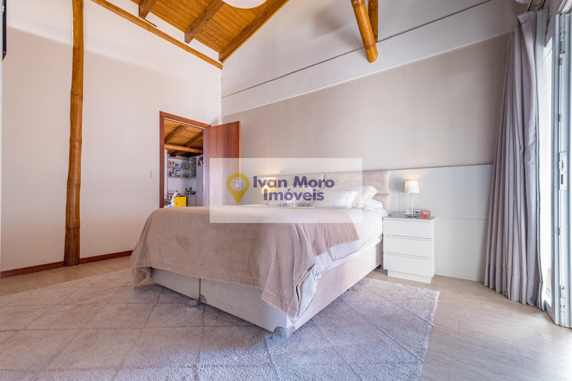 Casa à venda com 4 quartos, 2 suítes, 3 vagas e 450m² no Rio Tavares, Florianópolis (SC) — foto 16 de 23