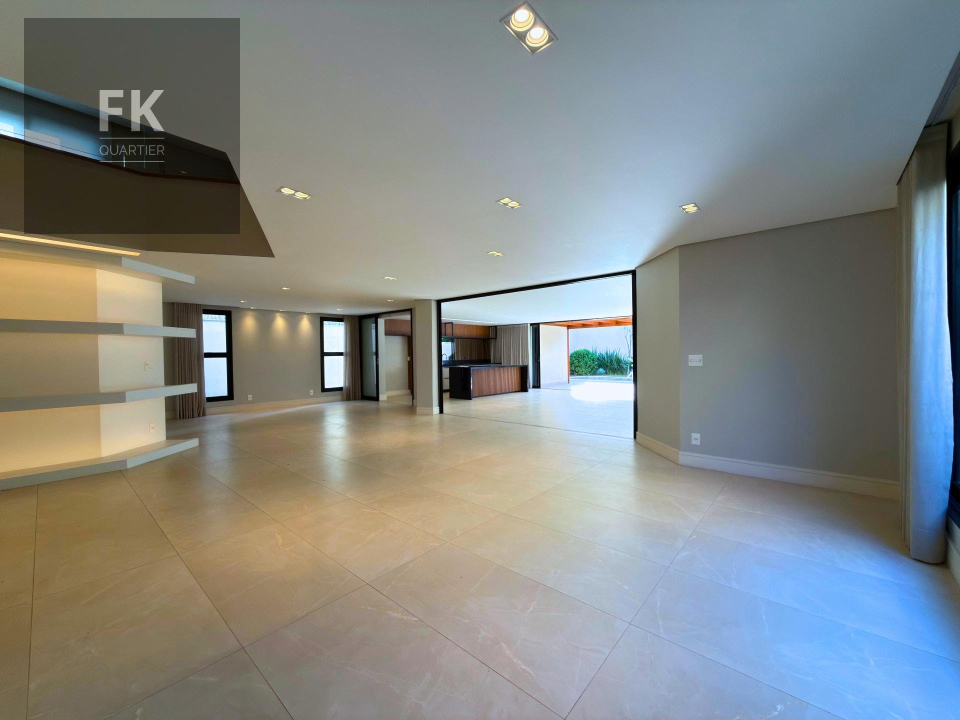 Casa à venda com 4 quartos, 4 suítes, 5 vagas e 600m² no Alphaville Residencial Zero, Barueri (SP) — foto 2 de 30