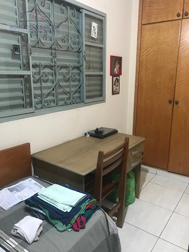 Dormitório 2 com armários