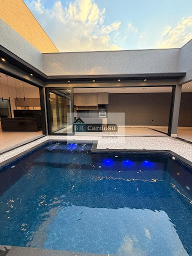 Casa à venda em Jardim Piratininga II, Franca | 3 suítes