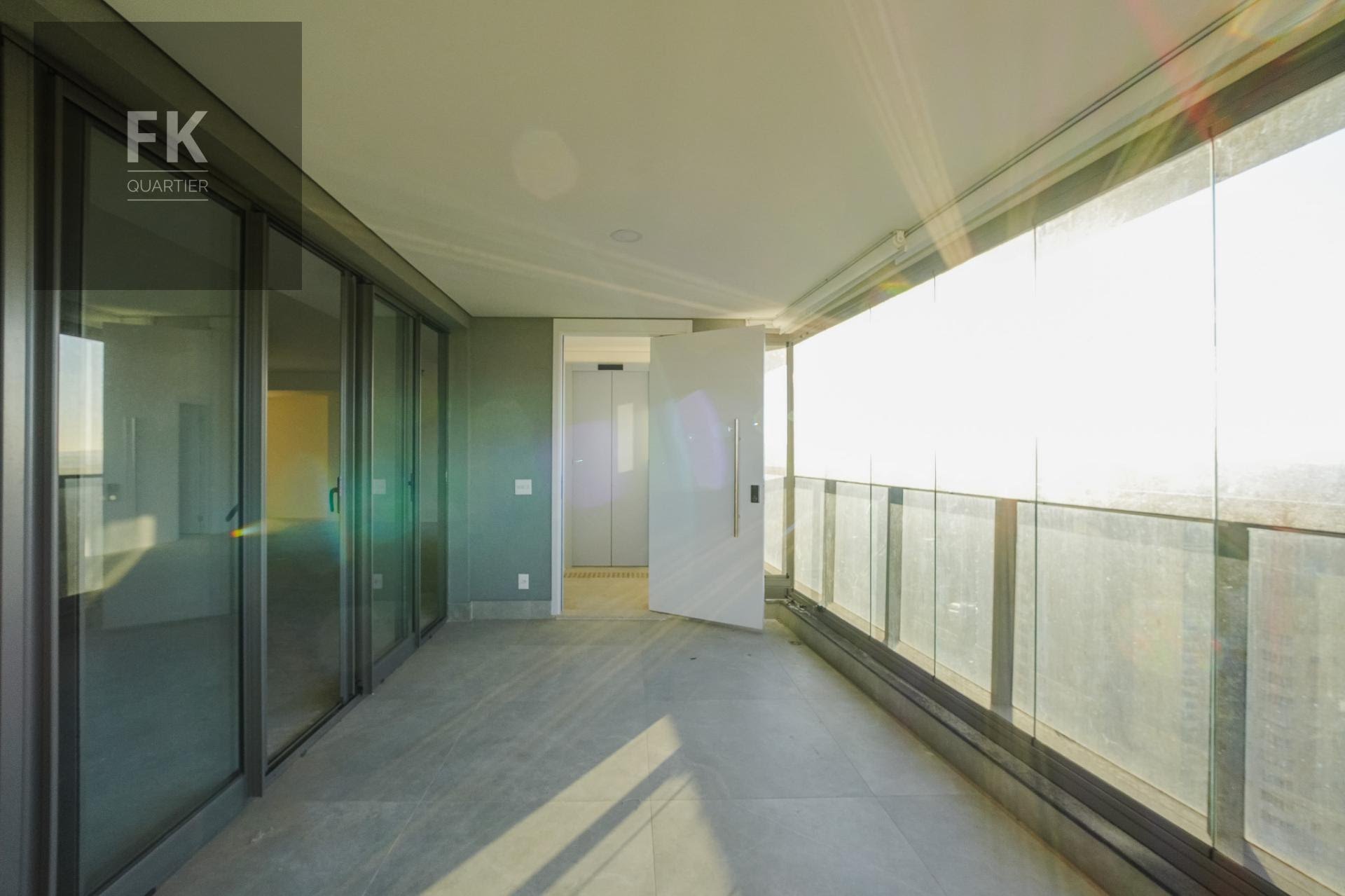 Apartamento à venda com 4 quartos, 4 suítes, 4 vagas e 244m² no Alphaville, Barueri (SP) — foto 4 de 28
