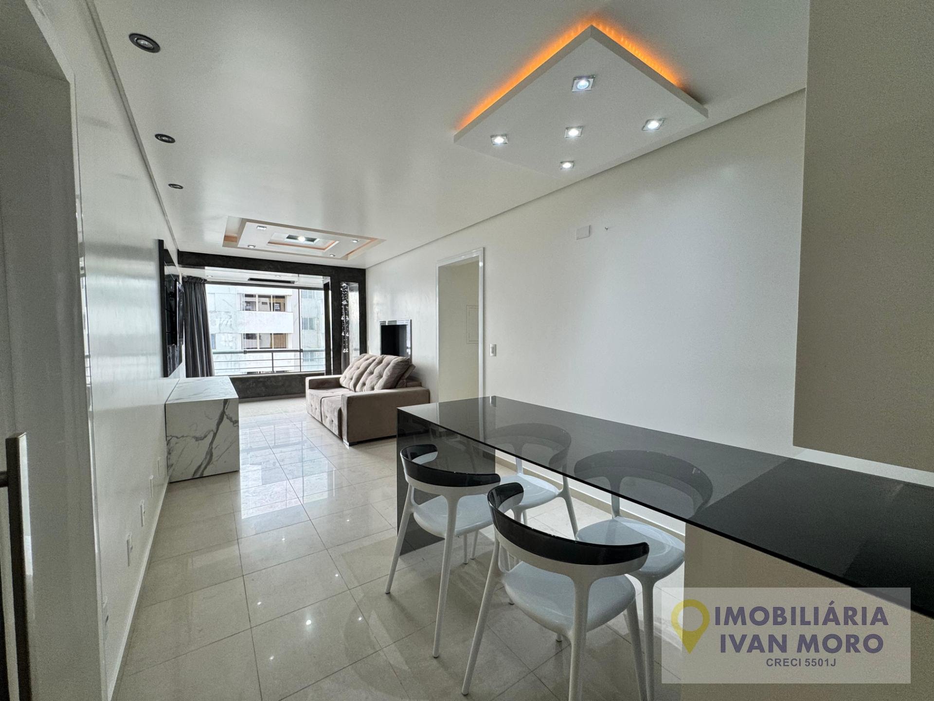 Apartamento à venda com 3 quartos, 1 suíte, 1 vaga e 90m² no Centro, Florianópolis (SC) — foto 2 de 30