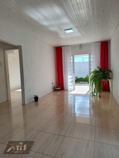 Vista da cozinha para a sala de estar