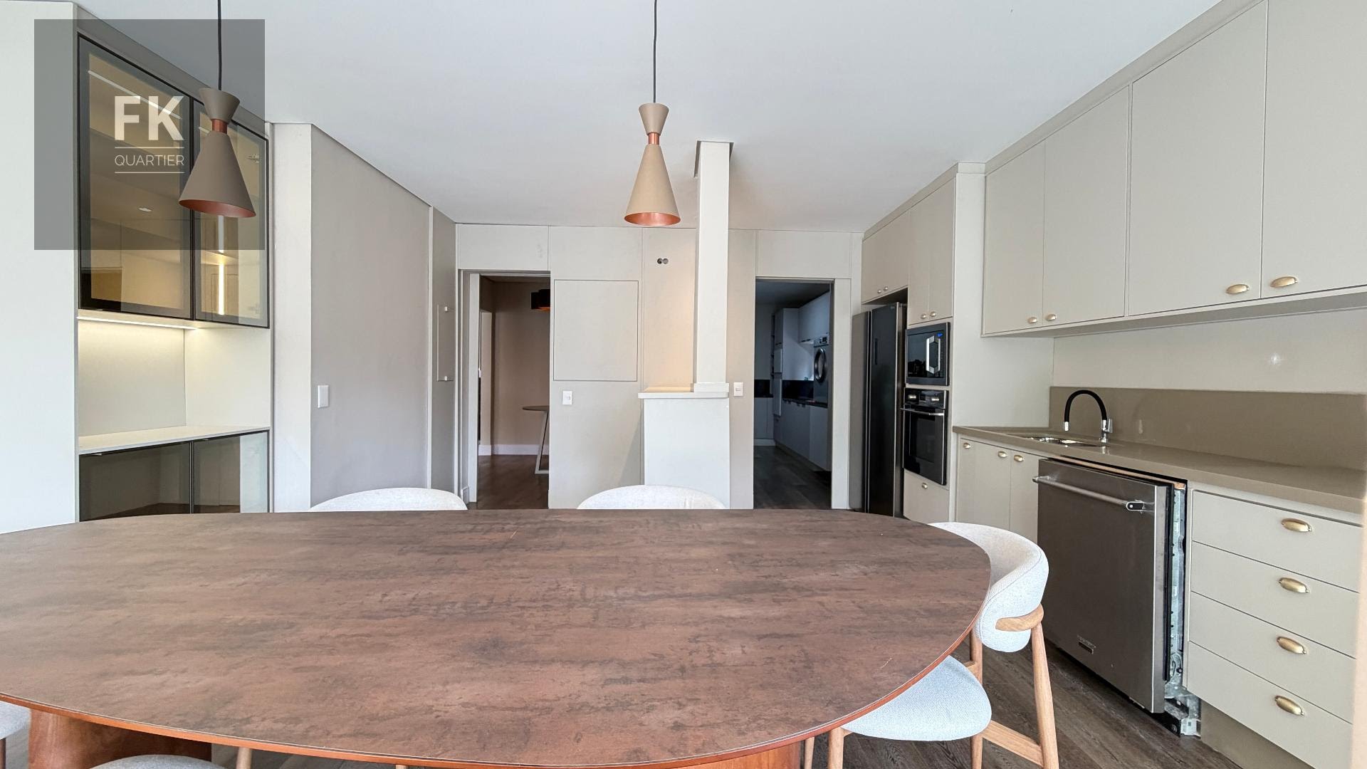 Casa à venda com 5 quartos, 5 suítes, 4 vagas e 350m² no Alphaville Residencial Dois, Barueri (SP) — foto 11 de 30