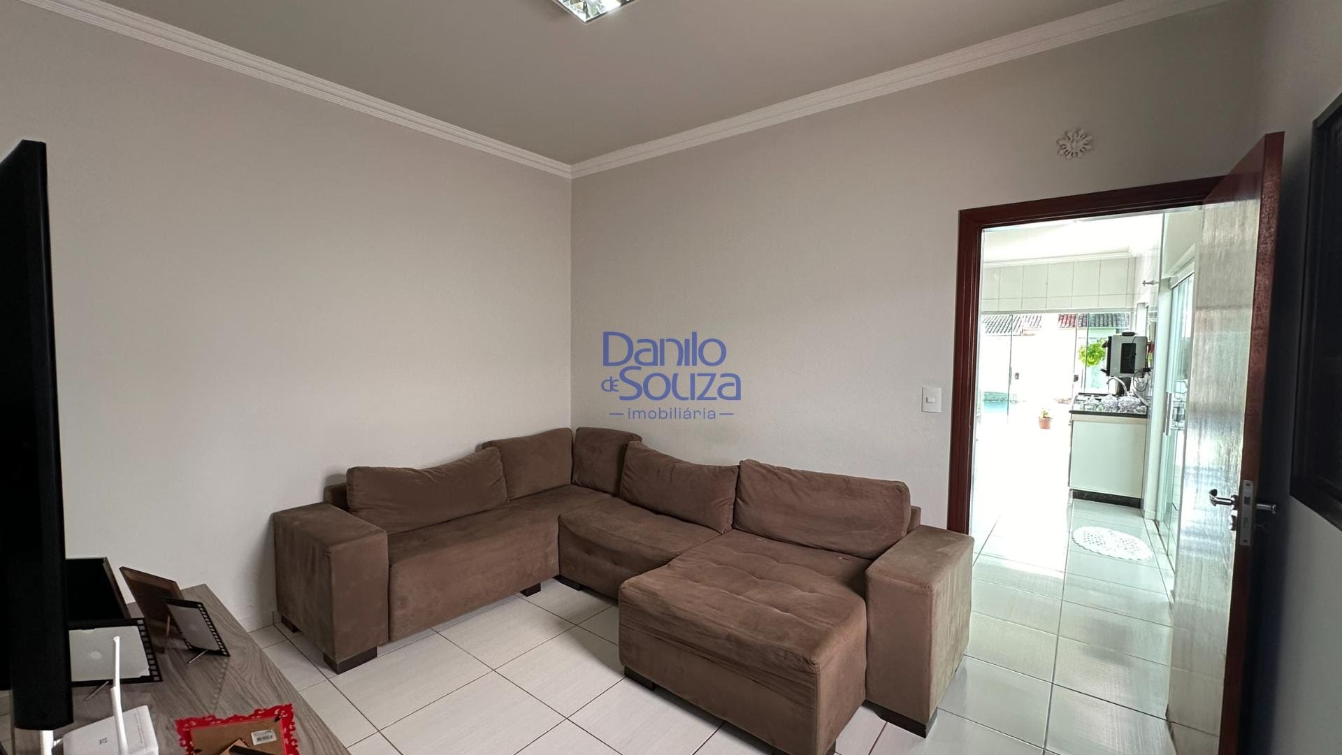 Casa à venda com 3 quartos, 1 suíte, 4 vagas e 174m² no Arasol, Araxá (MG) — foto 4 de 11